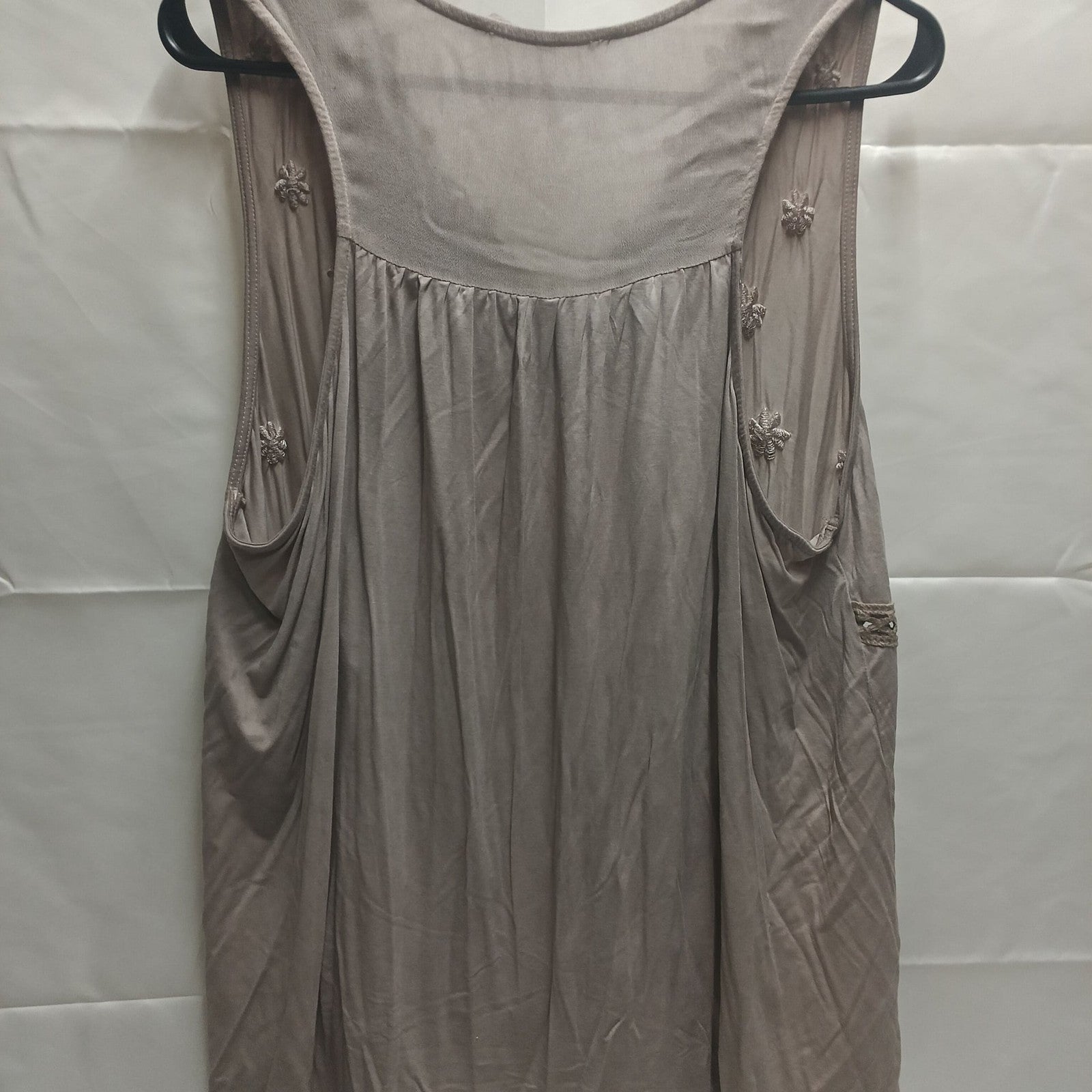 Freckled Poppy x POL Floral Lace Crochet Embroidered V-Neck Sleeveless Top